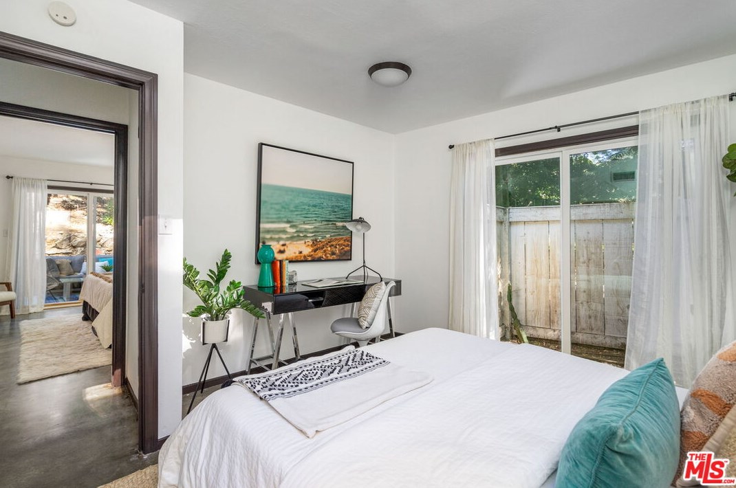 8223 Lookout Mountain Ave, Los Angeles CA  90046-1546 exterior