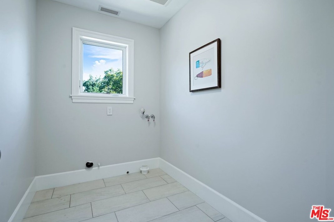 9717 Beverlywood St, Los Angeles CA  90034-1826 exterior