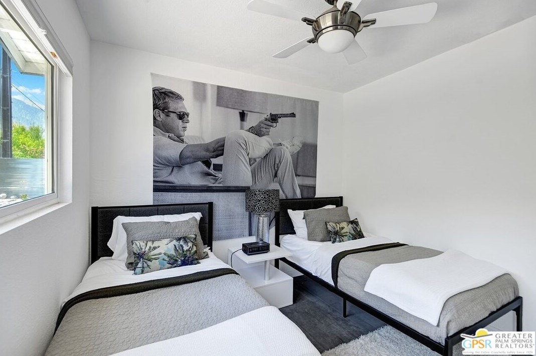 2221 Francis Dr, Palm Springs CA  92262-2553 exterior