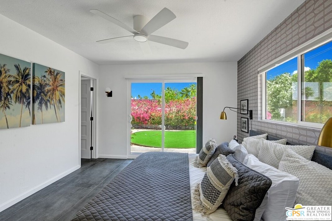 2221 Francis Dr, Palm Springs CA  92262-2553 exterior