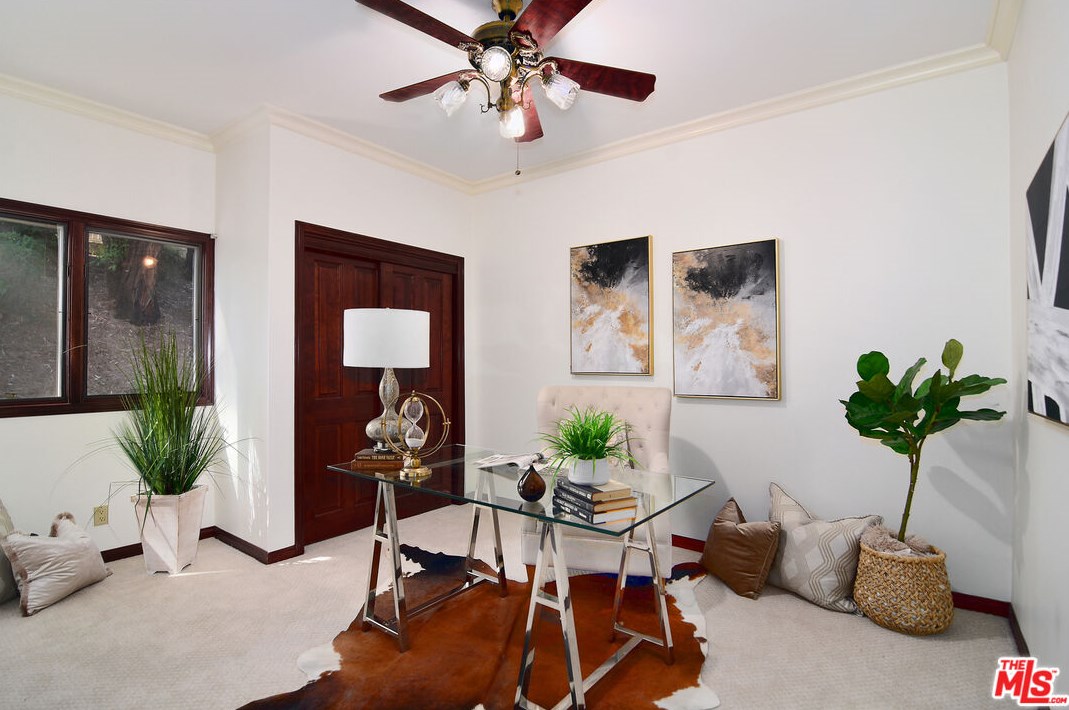 4112 Nogales Dr, Los Angeles CA  91356-5114 exterior