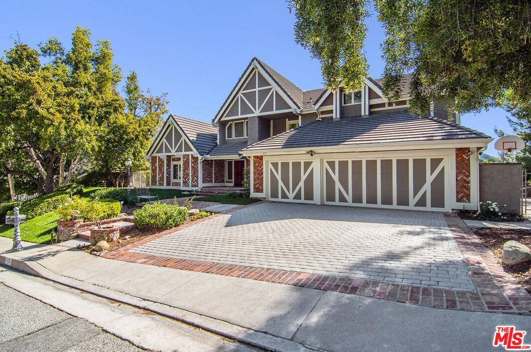 4112 Nogales Dr, Los Angeles CA  91356-5114 exterior