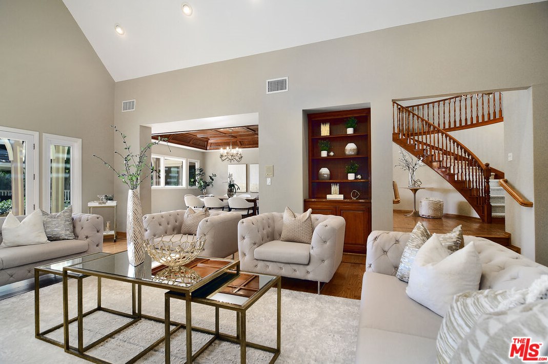 4112 Nogales Dr, Los Angeles CA  91356-5114 exterior