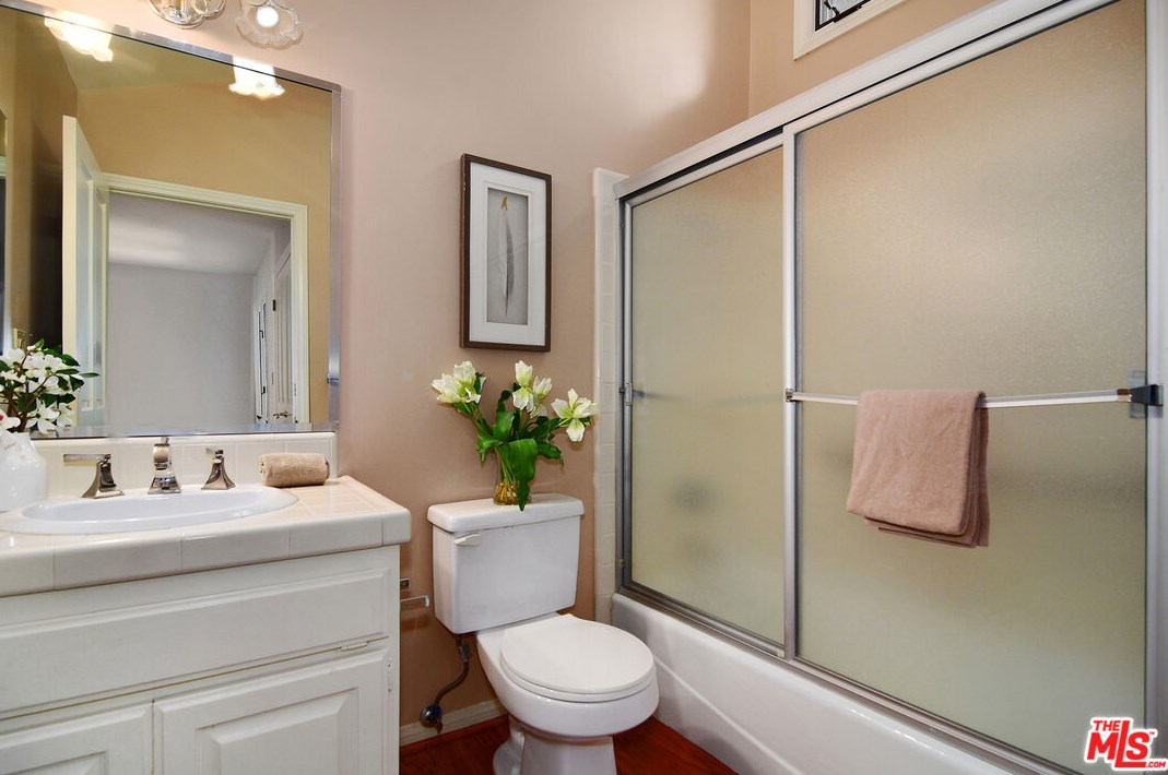4112 Nogales Dr, Los Angeles CA  91356-5114 exterior