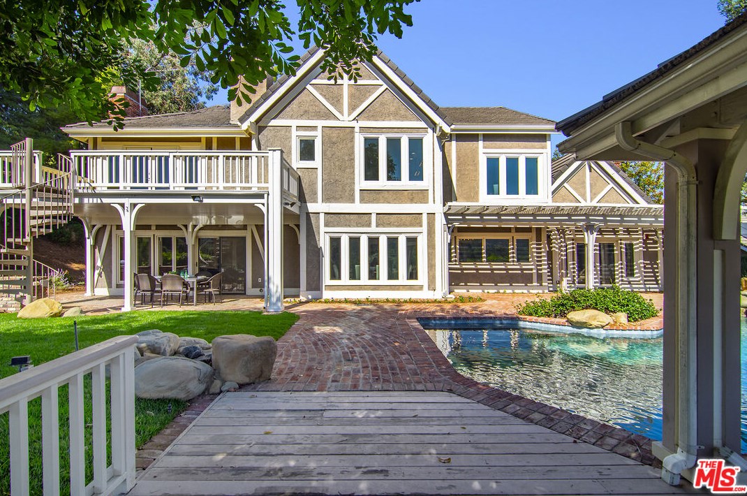 4112 Nogales Dr, Los Angeles CA  91356-5114 exterior