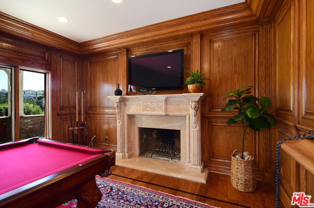 4112 Nogales Dr, Los Angeles CA  91356-5114 exterior