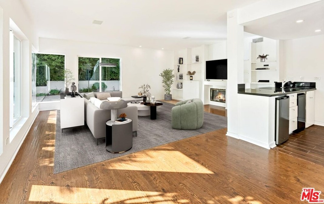 10381 Strathmore Dr, Los Angeles CA  90024-2538 exterior