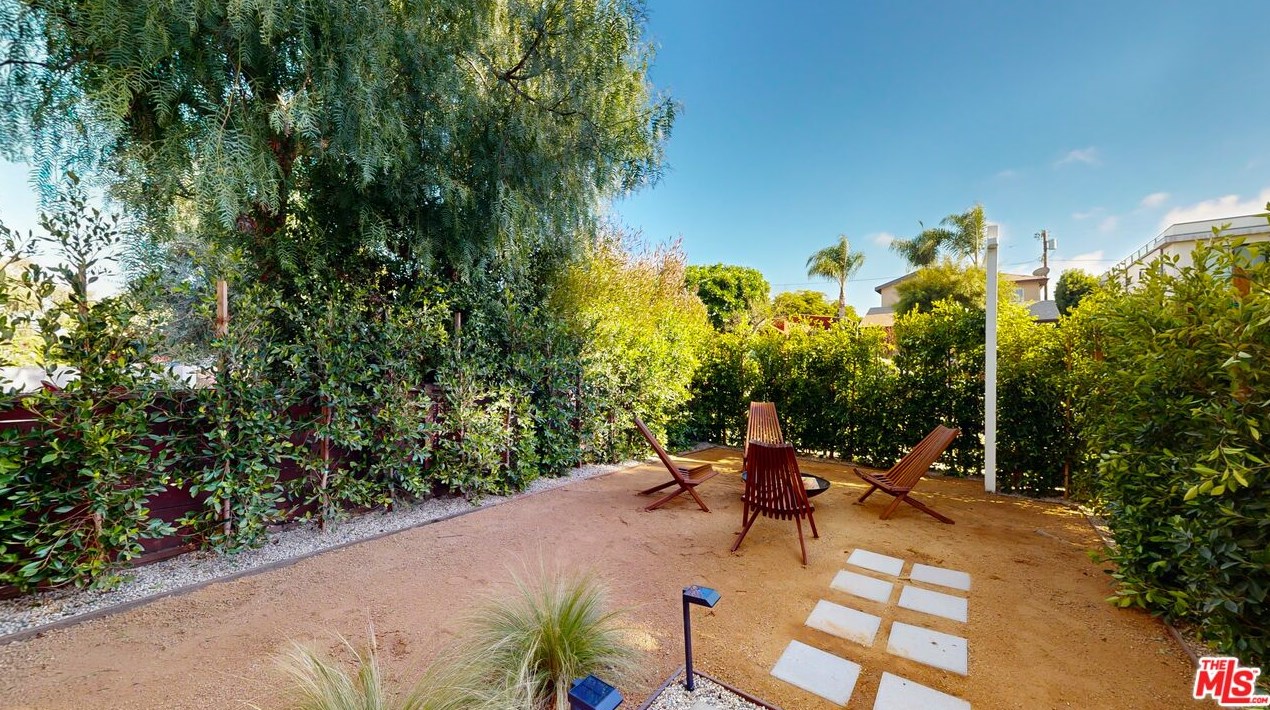 12527 Gilmore Ave, Los Angeles CA  90066-6426 exterior