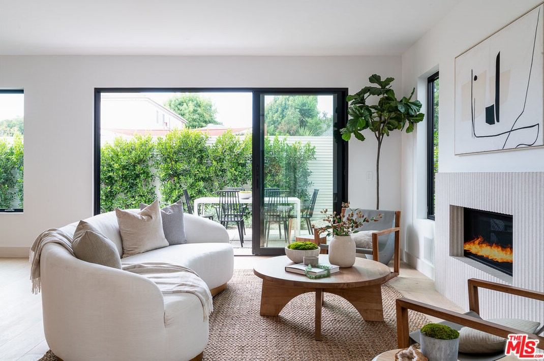 12527 Gilmore Ave, Los Angeles CA  90066-6426 exterior