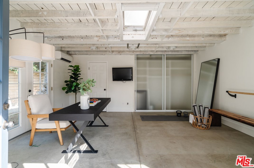 9103 Gibson St, Los Angeles CA  90034-1924 exterior