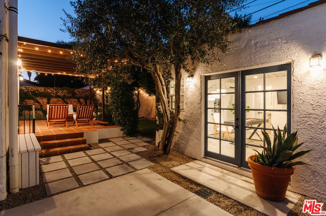 9103 Gibson St, Los Angeles CA  90034-1924 exterior