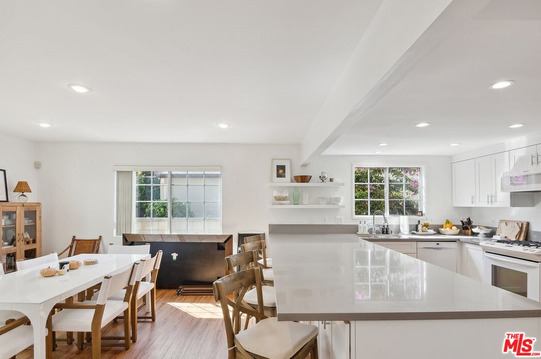 11906 Weir St, Los Angeles CA  90230-6066 exterior