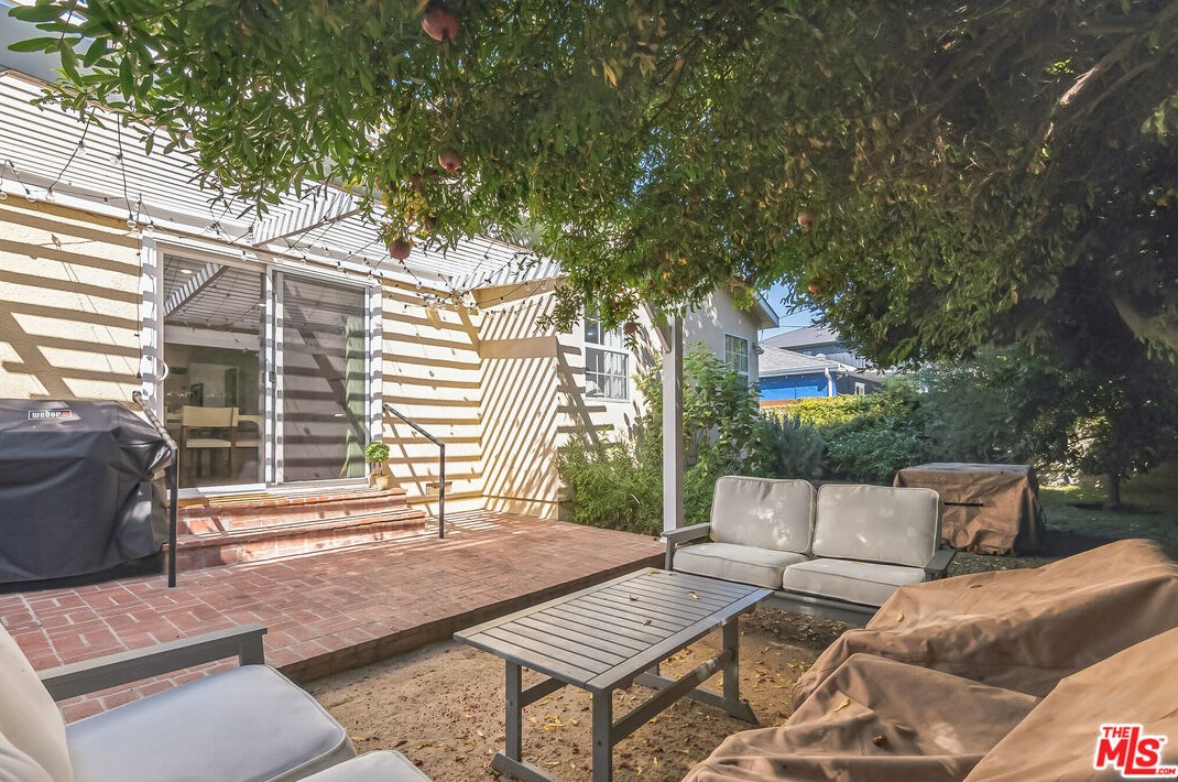 11906 Weir St, Los Angeles CA  90230-6066 exterior