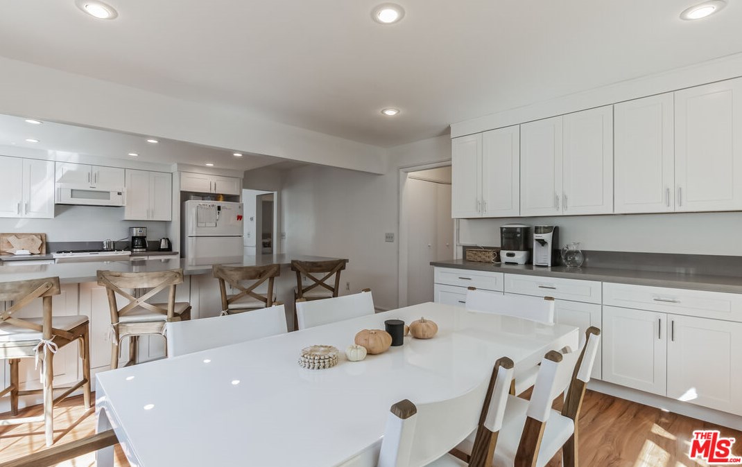 11906 Weir St, Los Angeles CA  90230-6066 exterior