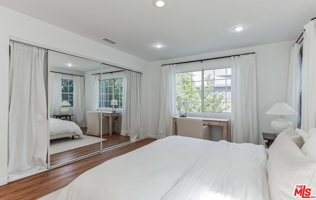 11906 Weir St, Los Angeles CA  90230-6066 exterior