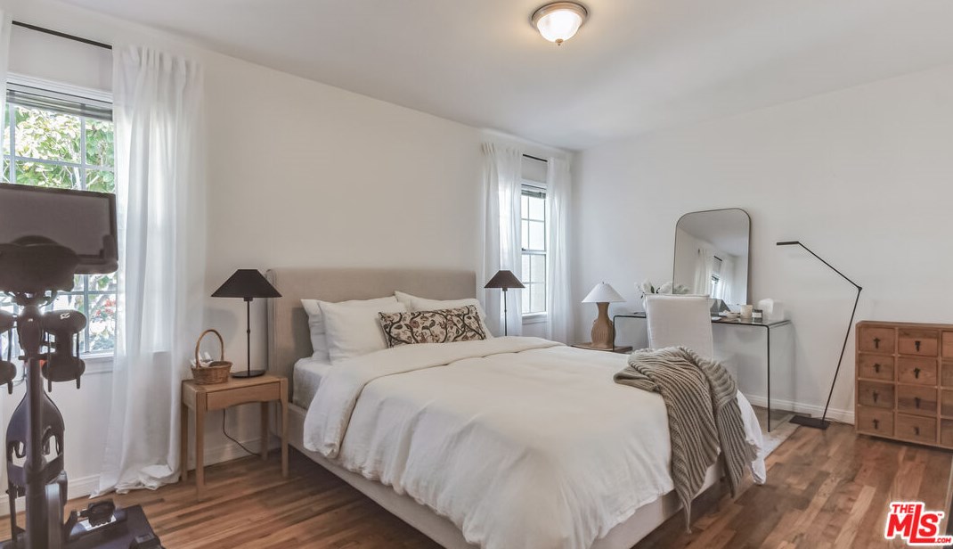 11906 Weir St, Los Angeles CA  90230-6066 exterior