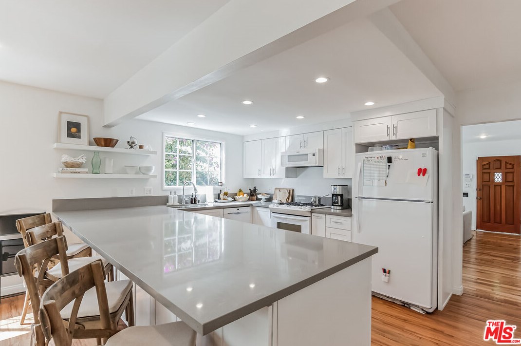 11906 Weir St, Los Angeles CA  90230-6066 exterior