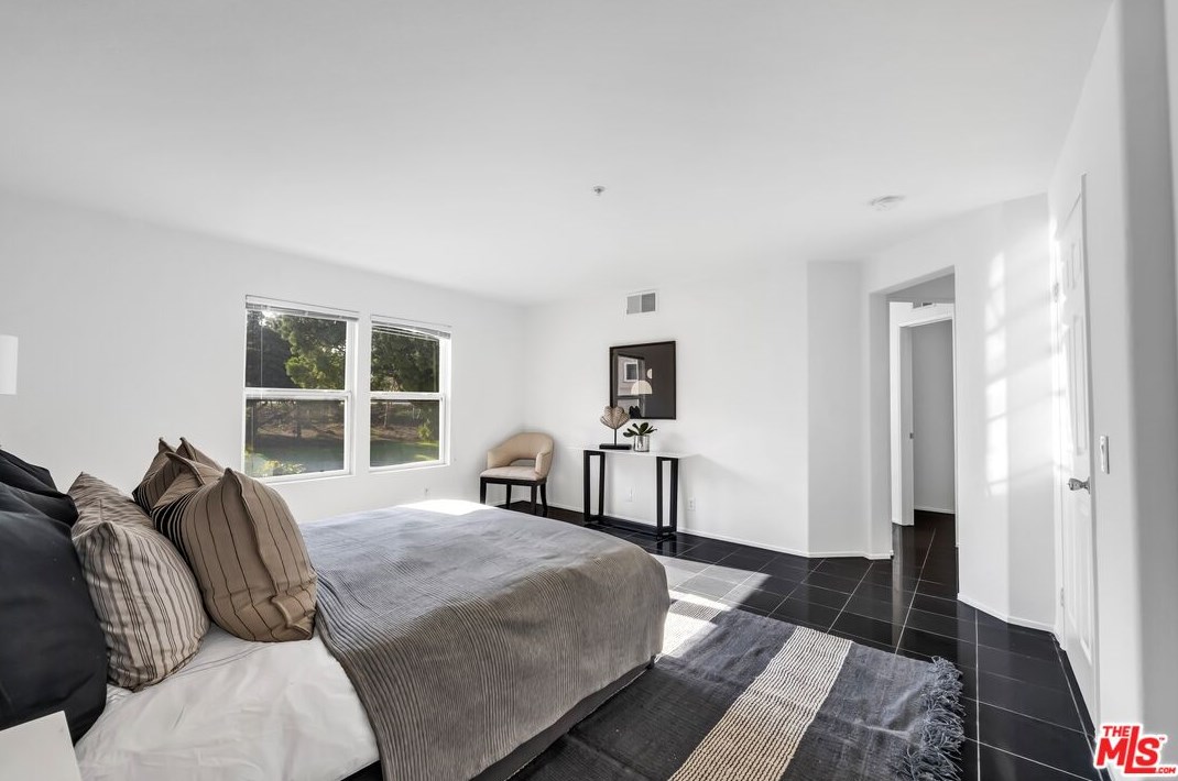 7713 Hannum Ave, Los Angeles CA  90230-6164 exterior