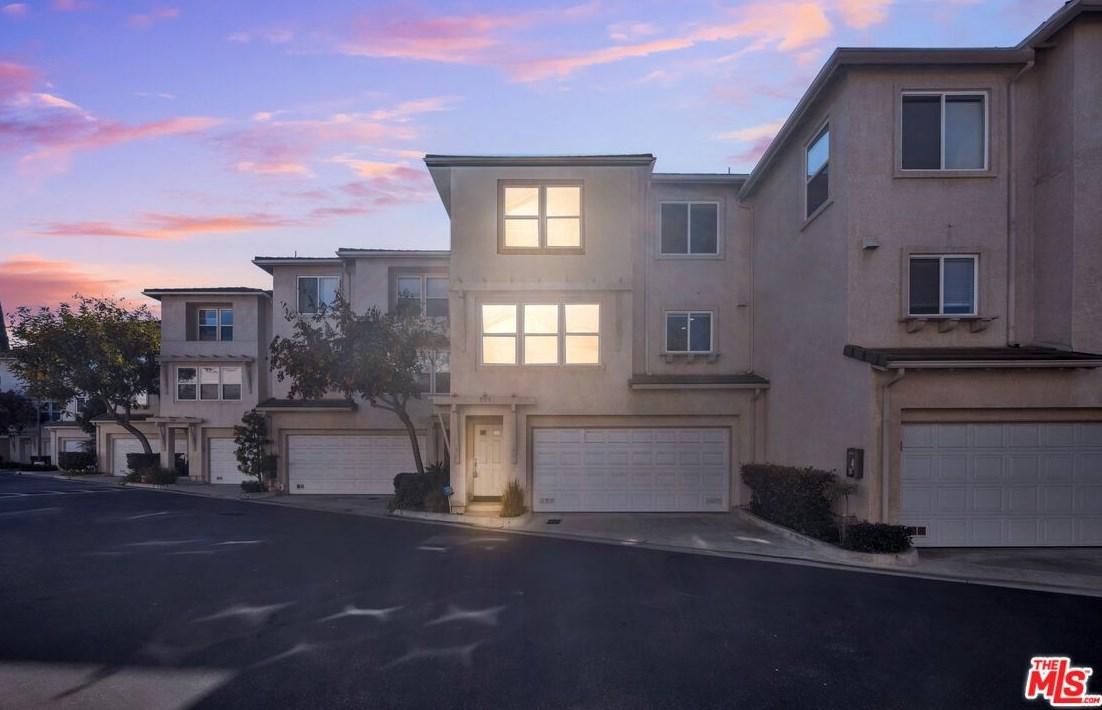 7713 Hannum Ave, Los Angeles CA  90230-6164 exterior