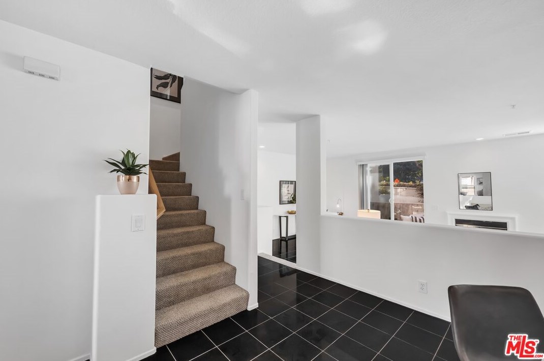 7713 Hannum Ave, Los Angeles CA  90230-6164 exterior