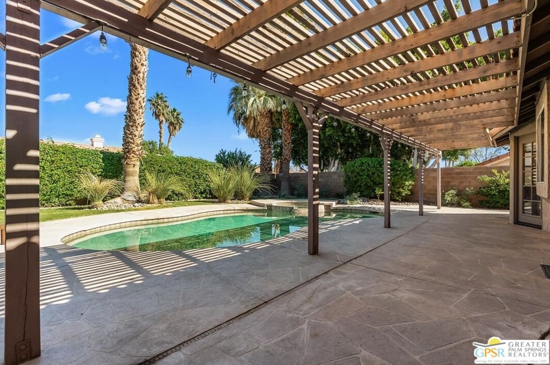 69858 Brookview Way, Cathedral City CA  92234-2505 exterior