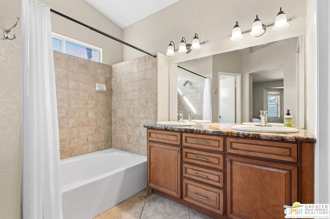 69858 Brookview Way, Cathedral City CA  92234-2505 exterior