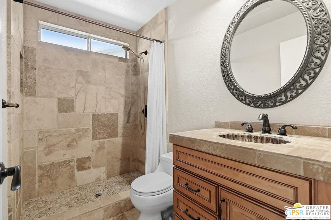 69858 Brookview Way, Cathedral City CA  92234-2505 exterior