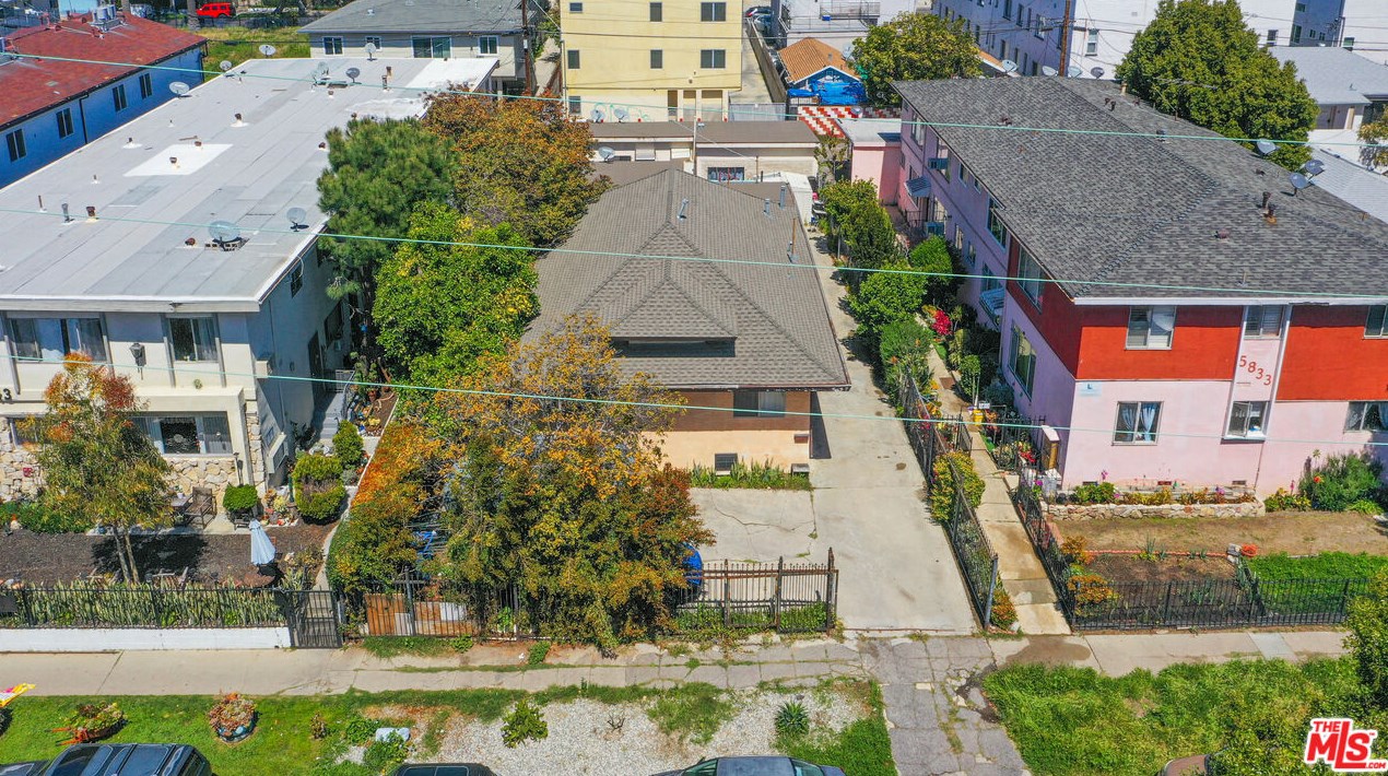 5837 Willoughby Ave, Los Angeles CA  90038-3059 exterior