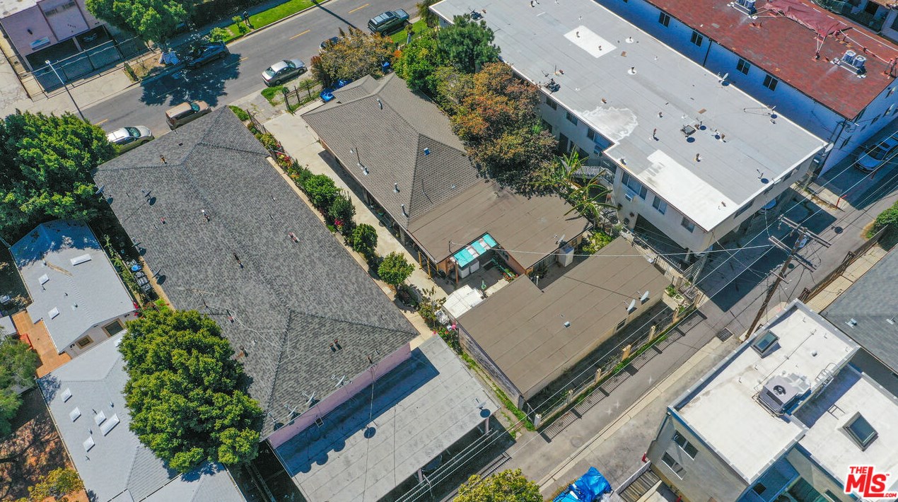 5837 Willoughby Ave, Los Angeles CA  90038-3059 exterior