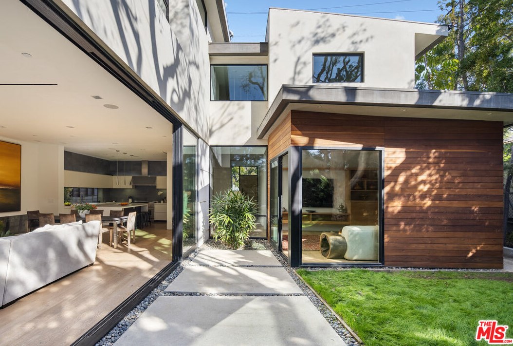 3435 Military Ave, Los Angeles CA  90034-6001 exterior