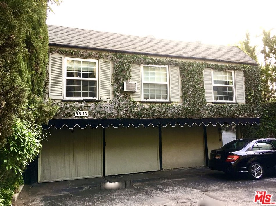 9050 Elevado St, Los Angeles CA  90069-4805 exterior