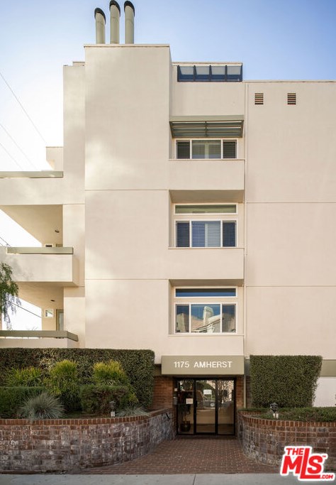 1175 Amherst Ave, Los Angeles CA  90049-5871 exterior