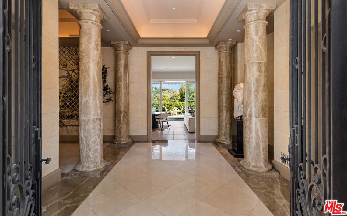 10651 Chalon Rd, Los Angeles CA  90077-3312 exterior