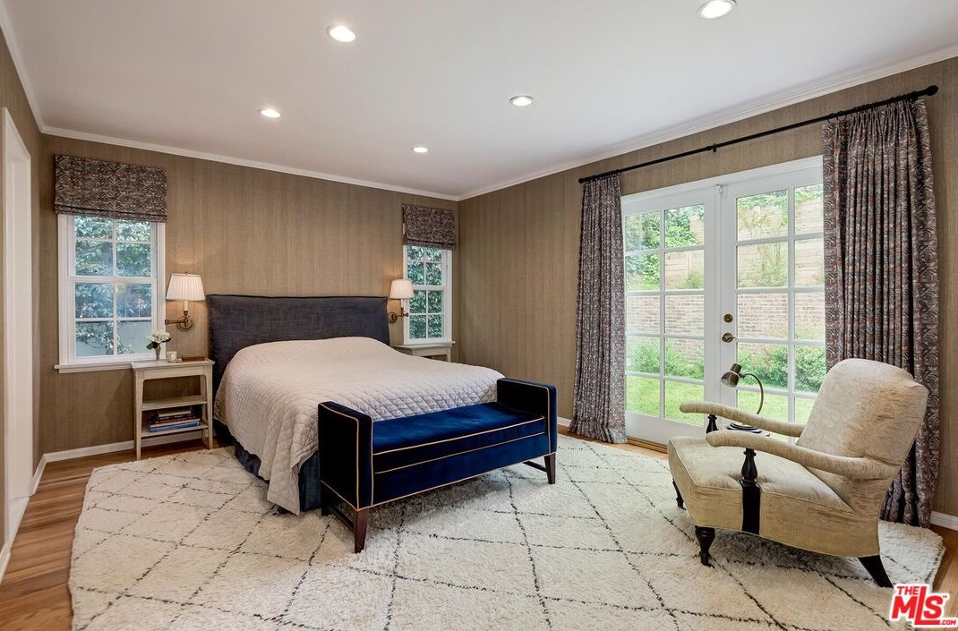 2207 Hillsboro Ave, Los Angeles CA  90034-1122 exterior