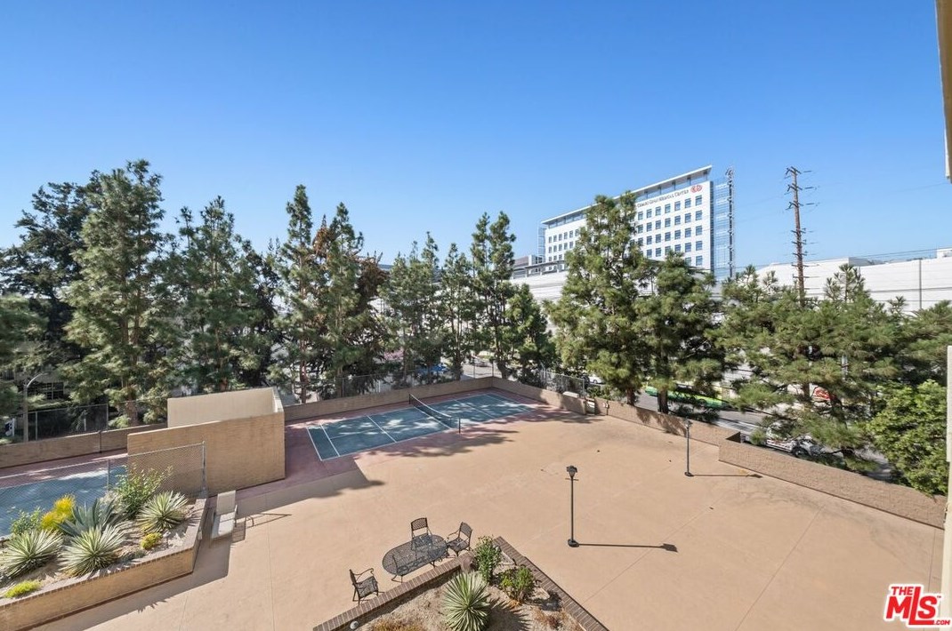 321 San Vicente Blvd, Los Angeles CA  90048-3359 exterior