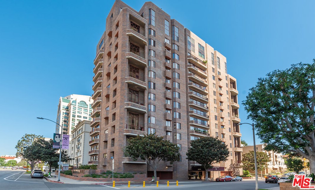 10550 Wilshire Blvd, Los Angeles CA  90024-4577 exterior