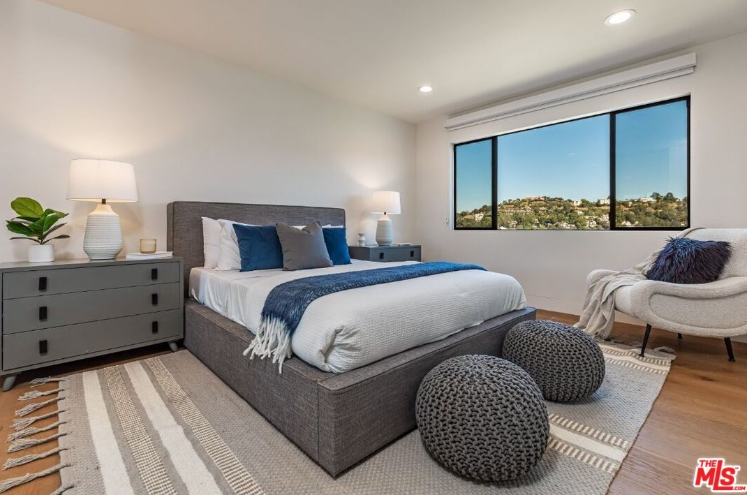 7541 Hermes Dr, Los Angeles CA  90046-1713 exterior