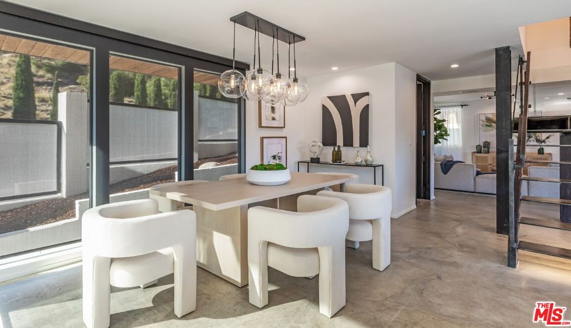 7541 Hermes Dr, Los Angeles CA  90046-1713 exterior