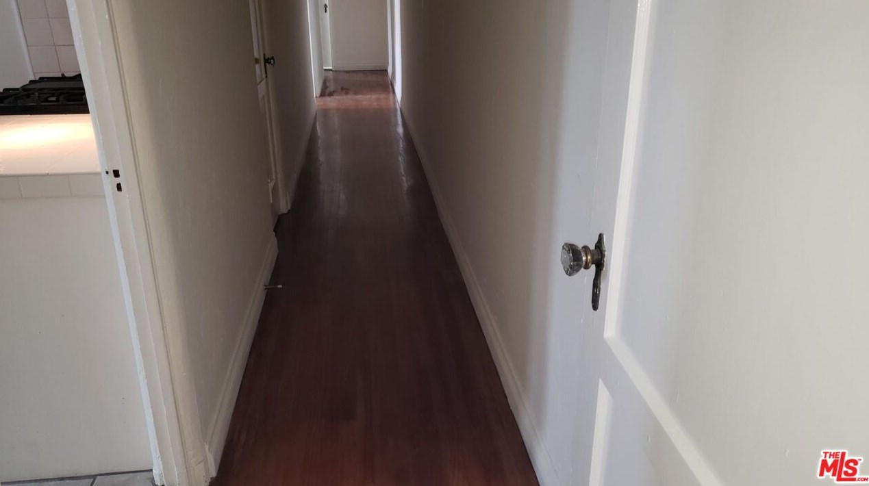 1414 Sierra Bonita Ave, Los Angeles CA  90019-3924 exterior