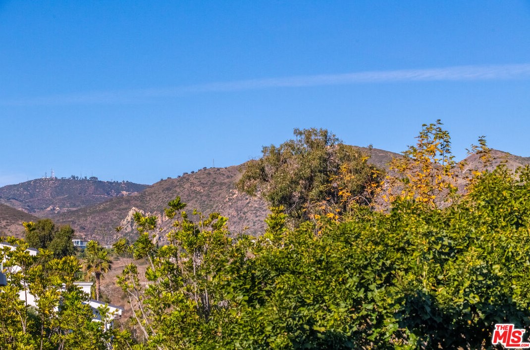 6433 Kanan Dume Rd, Malibu CA  90265-4002 exterior