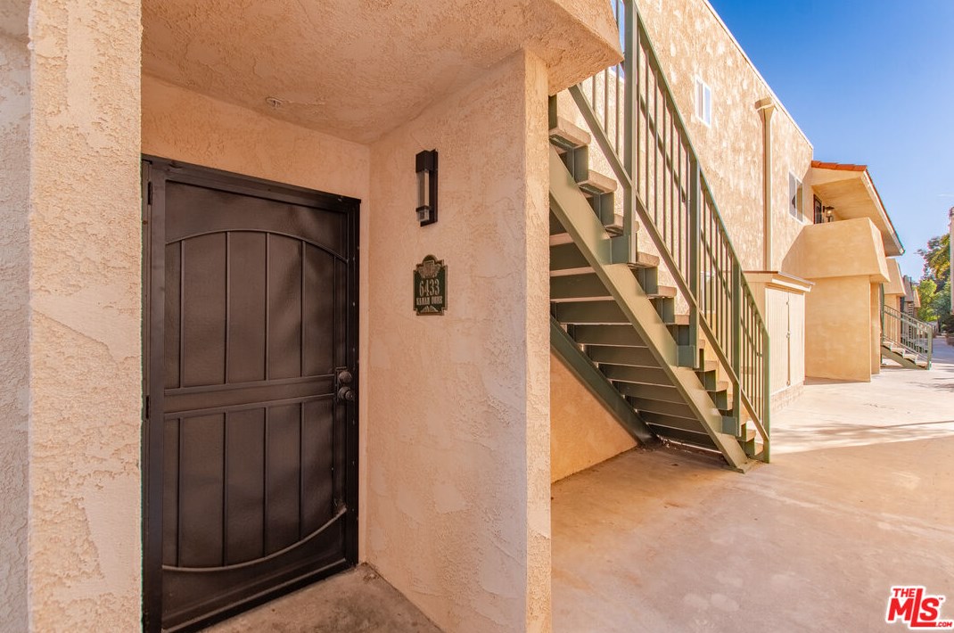 6433 Kanan Dume Rd, Malibu CA  90265-4002 exterior