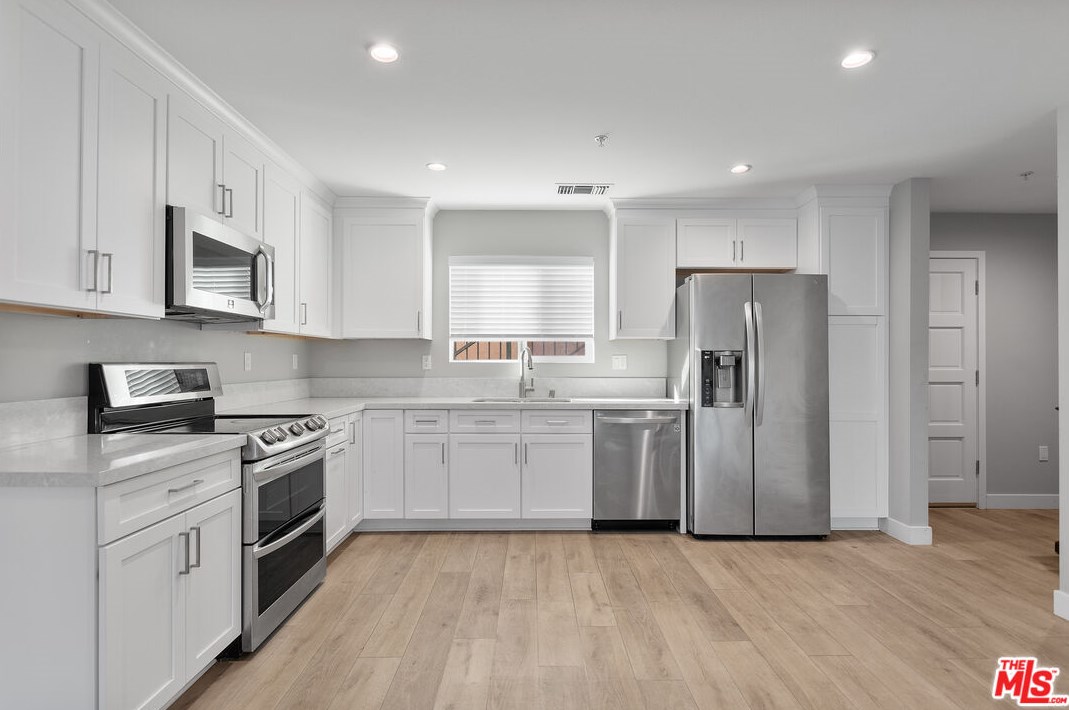 6433 Kanan Dume Rd, Malibu CA  90265-4002 exterior