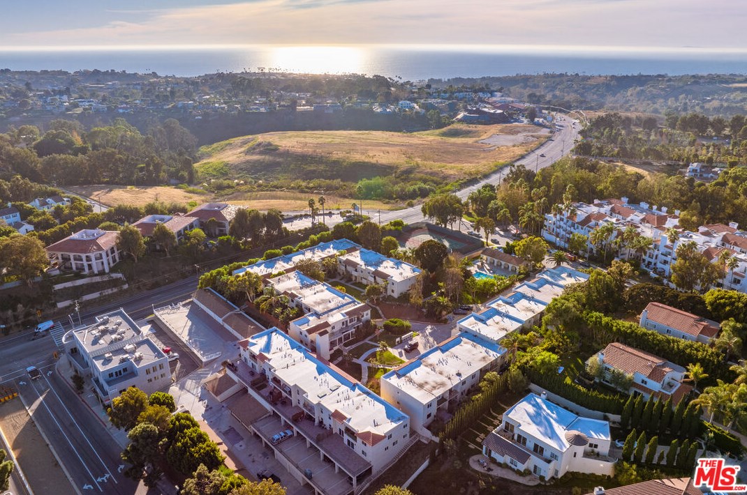 6433 Kanan Dume Rd, Malibu CA  90265-4002 exterior