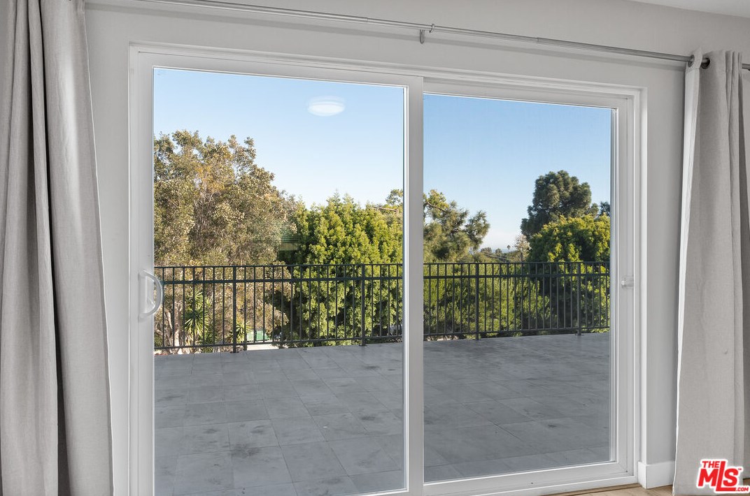 6433 Kanan Dume Rd, Malibu CA  90265-4002 exterior