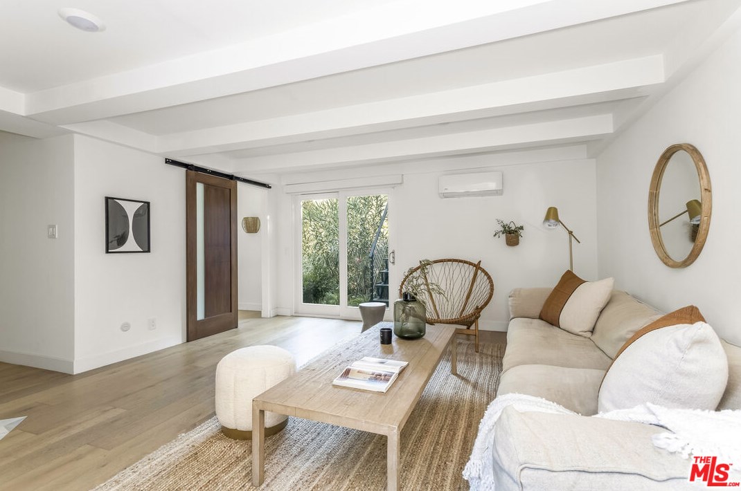 8109 Willow Glen Rd, Los Angeles CA  90046-1618 exterior