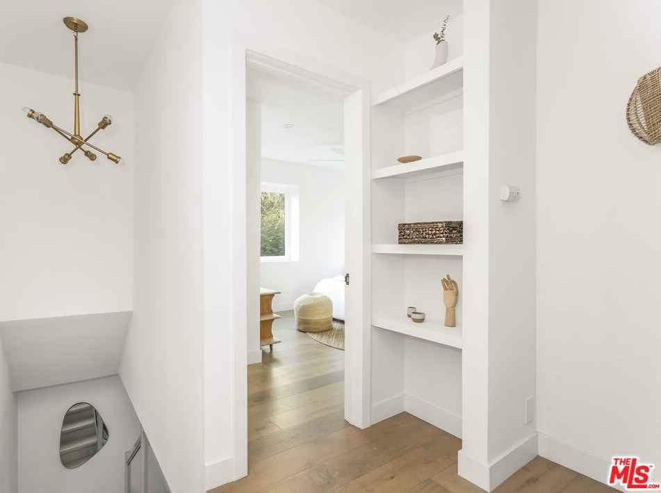 8109 Willow Glen Rd, Los Angeles CA  90046-1618 exterior