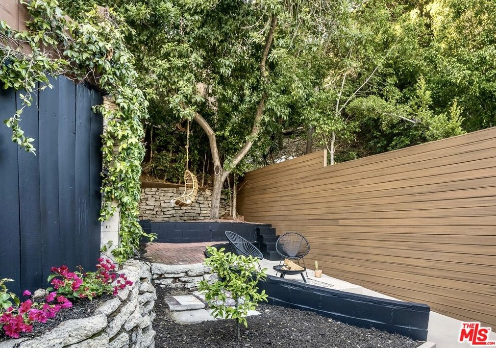 8109 Willow Glen Rd, Los Angeles CA  90046-1618 exterior