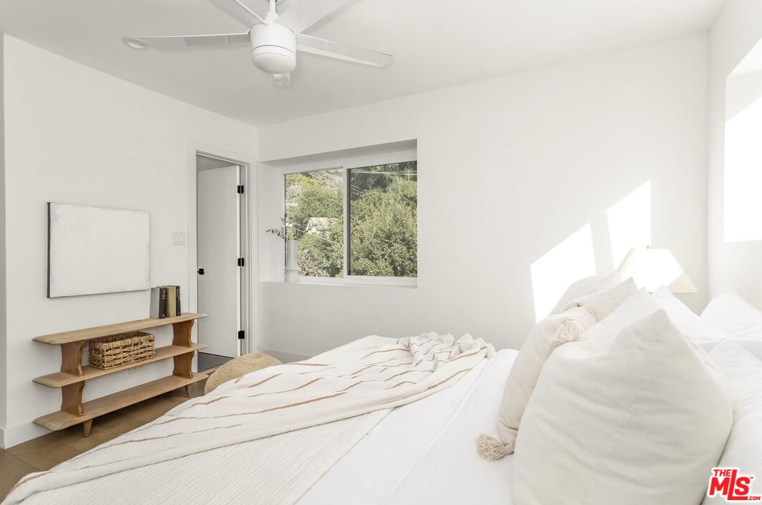 8109 Willow Glen Rd, Los Angeles CA  90046-1618 exterior