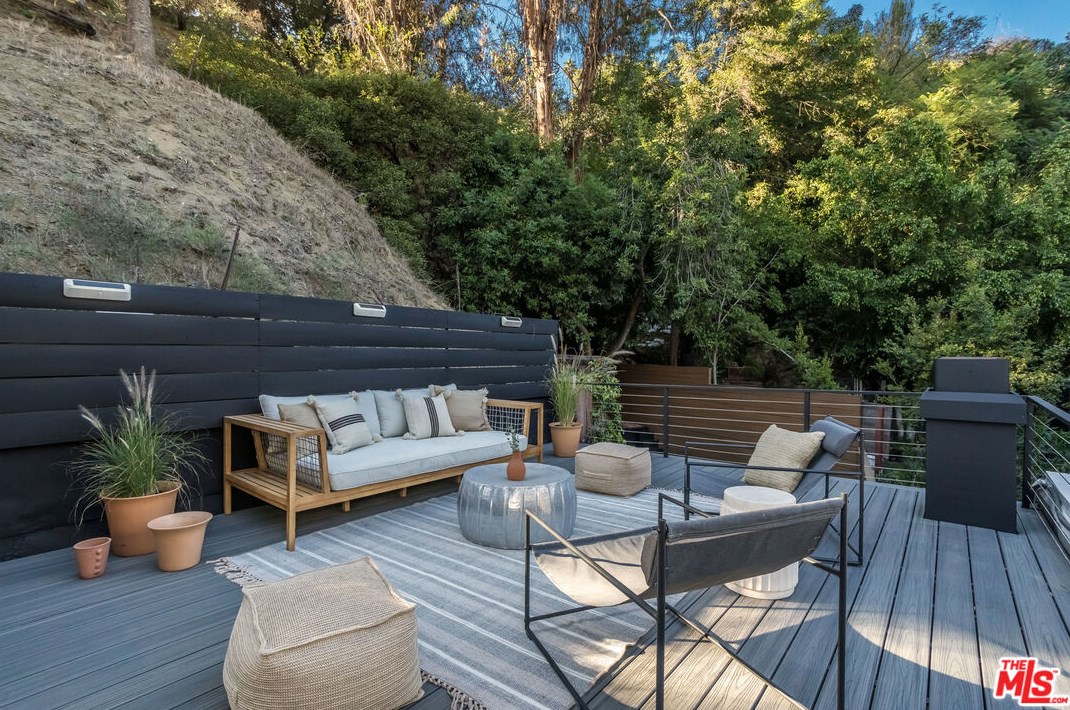 8109 Willow Glen Rd, Los Angeles CA  90046-1618 exterior