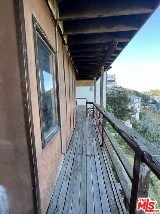 2144 Beech Knoll Rd, Los Angeles CA  90046-1518 exterior